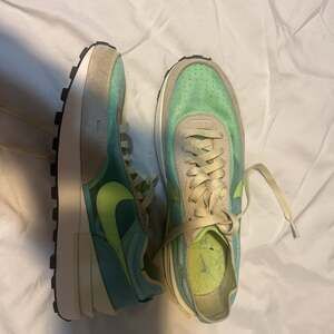 Nike Wmns Waffle One Bleached Aqua Lime Glow DC2533-401